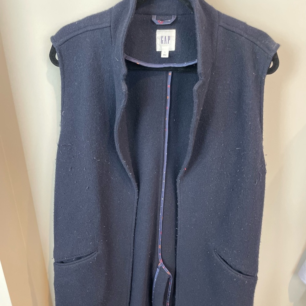 Gap thick navy vest